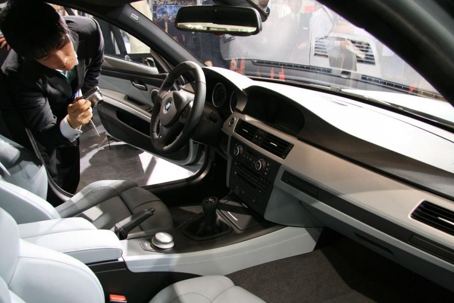  BMW M3 Sedan 2008 года  (фото 28 из 85)